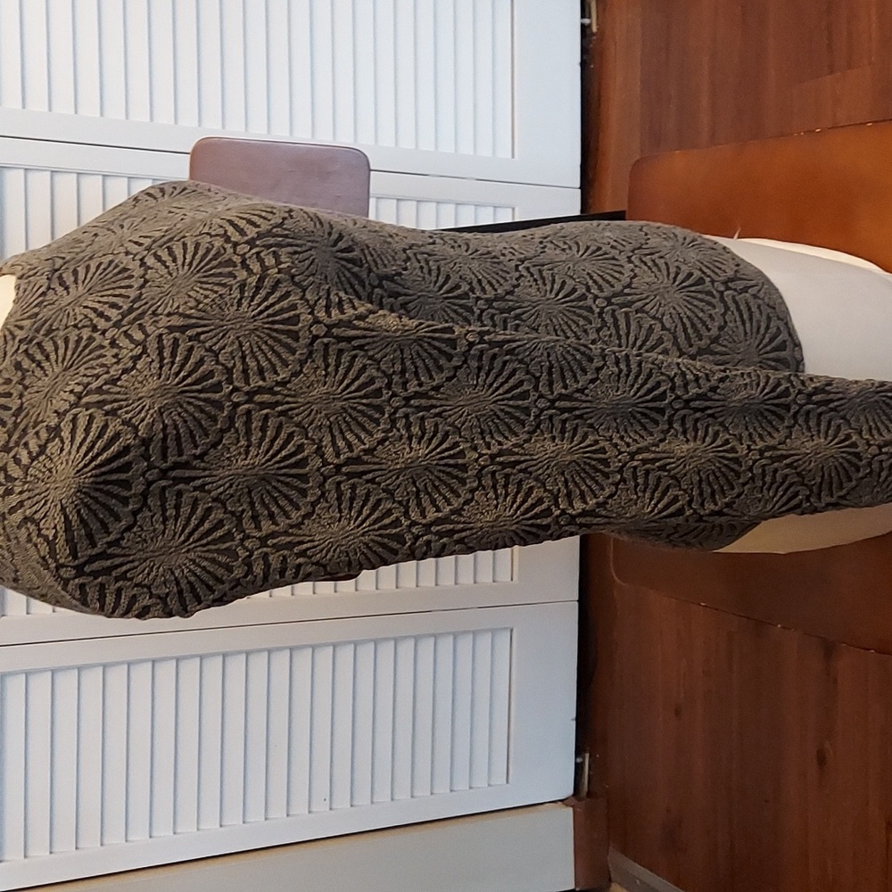 Textured Lace Top - Picture 4 of 8